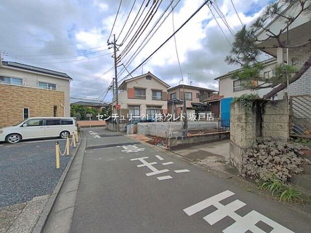 大東西小学校まで徒歩7分。お子様も無理なく通える安心の距離感で、子育て世帯にうれしいロケーション。朝ゆったりと余裕を持った時間を確保できるのも嬉しいですね。