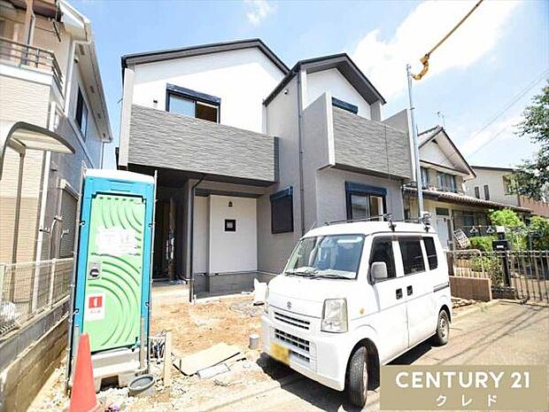 並列2台駐車可(車種による)通勤やお子様の送り迎えなど、ご夫婦でお車をお持ちの方も安心です。
