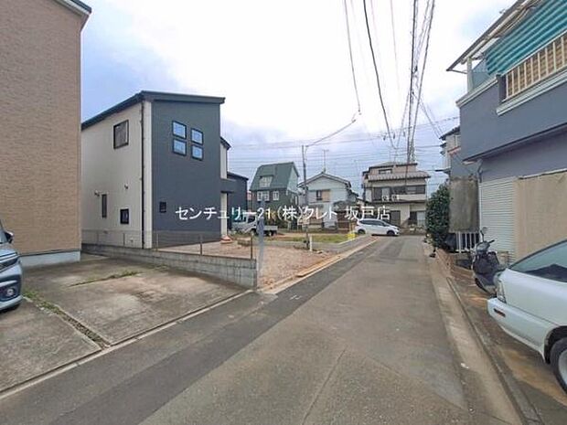 敷地38坪超～43坪のゆとりある全3棟。駐車場は並列2台分を確保し、ご家族それぞれのお車や来客時にも便利。