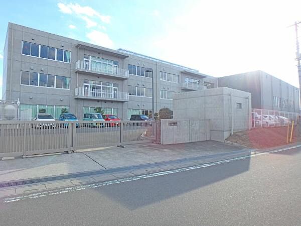 滑川町立月の輪小学校まで350m