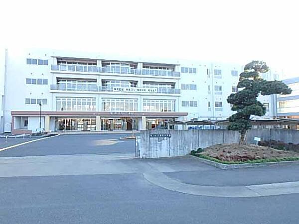 滑川町立滑川中学校まで3700m