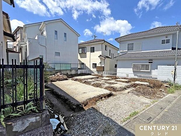全居室6帖以上を確保したゆとりある3LDK。19.62帖の2階LDKは陽当りが良く、開放感あふれる空間です