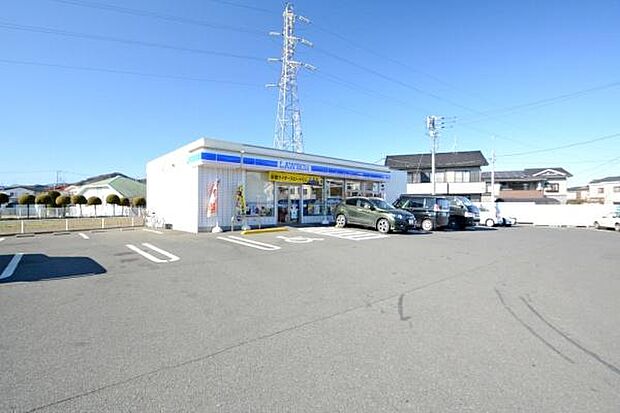 ローソン日高新堀店まで545m