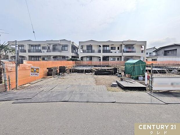 全棟更地の状態でした。建物を建てる前にしっかりと地盤の調査を行い、地盤改良を行います。