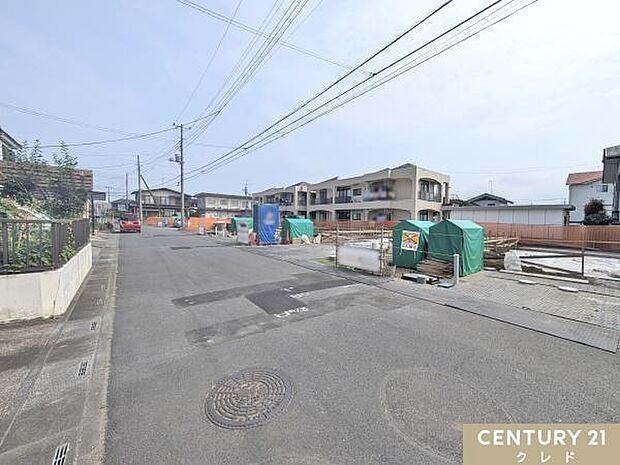 設計・建設住宅性能評価W取得のお住まいは、毎日のお買い物や通勤・通学にも適した立地。周辺環境も含めてご案内します。