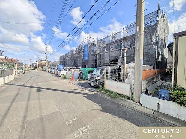 JR川越線・八高線の2沿線利用可能な「高麗川」駅より徒歩4分。耐震等級3+制震ダンパーのWの安心で大切な住まいと家族を守ります。