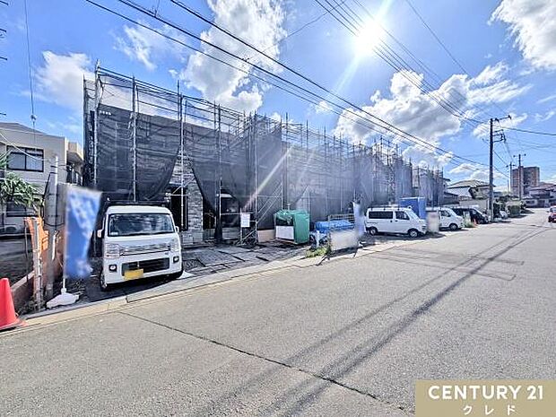 生鮮市場TOP高麗川店まで徒歩4分。ウエルシア日高高麗川店まで徒歩7分。住み良い住環境の広がるエリアの全5棟です。