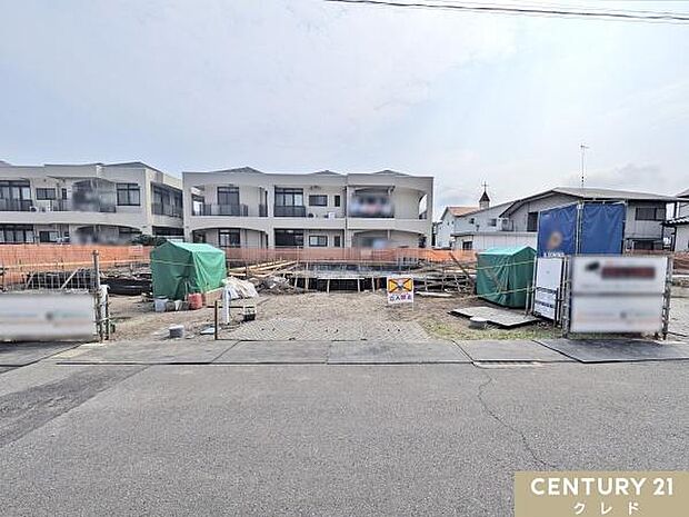 全棟更地の状態でした。建物を建てる前にしっかりと地盤の調査を行い、地盤改良を行います。