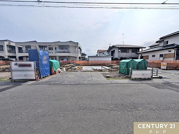 全棟更地の状態でした。建物を建てる前にしっかりと地盤の調査を行い、地盤改良を行います。