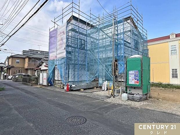 WIC2か所・SC・パントリーを備えた収納豊富な3LDK。駐車場は並列2台分(車種による)を確保し、ご夫婦でお車をお持ちの方や来客時にも便利です。