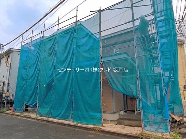 「新宿小学校」まで徒歩5分と毎日通うお子様も安心の距離感!小さいお子様のいるご家庭も安心して暮らせるエリアです