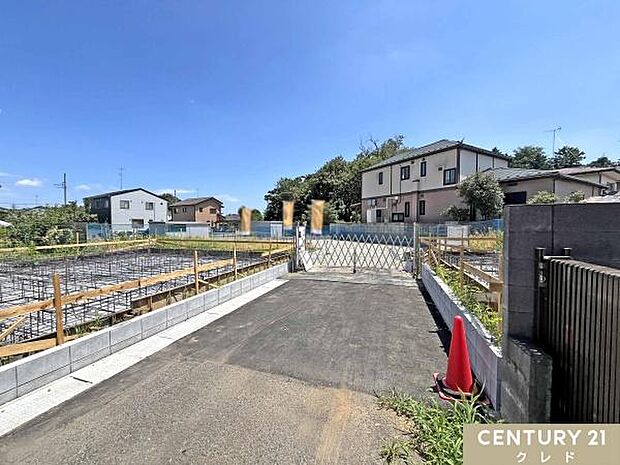 唐子小学校まで徒歩5分、ベルクまで徒歩8分。毎日の通学やお買い物に便利な立地で、子育て世帯にも暮らしやすい住環境が魅力です。
