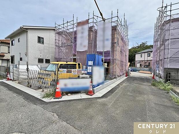 2号棟は木工事の途中でした。建物の骨組みや内部仕様を作る工程では住空間を形作ります。