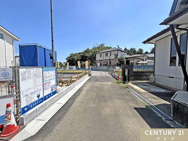 唐子小学校まで徒歩5分、ベルクまで徒歩8分。毎日の通学やお買い物に便利な立地で、子育て世帯にも暮らしやすい住環境が魅力です。