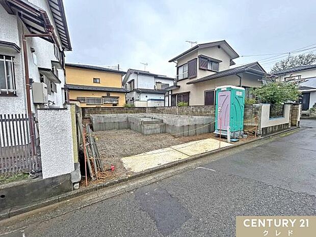 西武新宿線「南大塚」駅徒歩19分。東武東上線「川越」駅バス9分「南大塚東」停徒歩11分。バス利用も可能な便利な立地です。