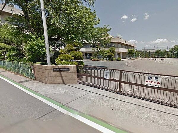 毛呂山町立川角小学校まで1500m