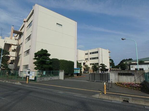 坂戸市立坂戸中学校まで1040m