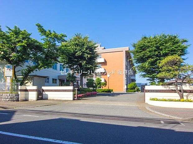 川越市立霞ケ関西中学校まで600m