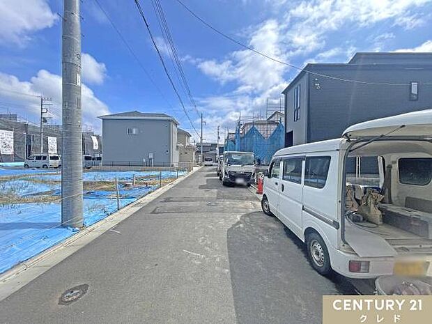 分譲地内の道路のため、通り抜けの車がなく、お子様の飛び出しなどを心配せず安心して利用できます。