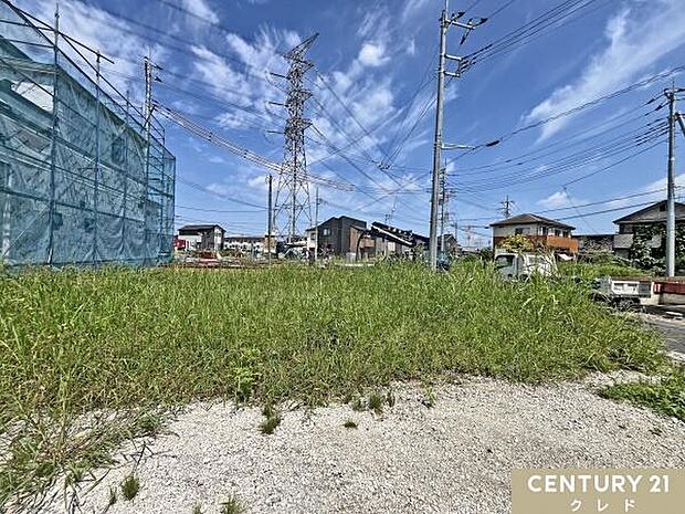 3法道路に囲まれた開放的な新築分譲住宅。完成に向けて丁寧に施工が進んでいます。完成後は室内の写真も合わせてご紹介します。