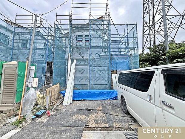 現在は防水シートの施工が順調に進行中。これから外壁工事も進み、少しずつ住まいの外観が仕上がっていきます。今しか見られない構造や施工中の様子など、現地案内もぜひお気軽にご相談ください。