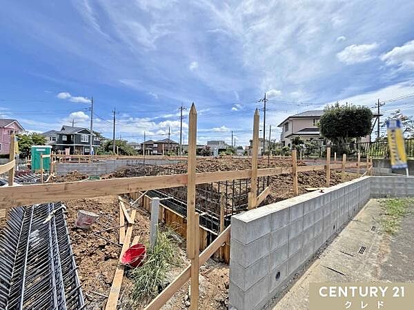 床全面と立ち上がりを鉄筋コンクリートで施工することで、安心して暮らせる地震に強い基礎を造ります。