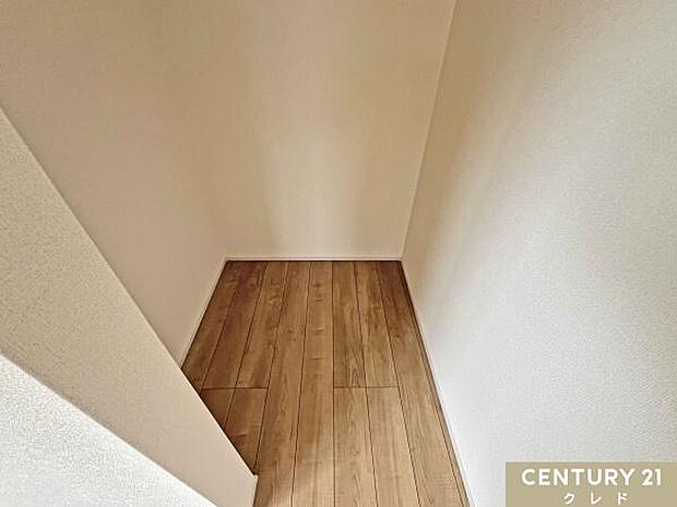 シーズン物のアウターから小物類まで、衣類もたっぷり収納できる、洋服好きにも嬉しい大容量のWIC。毎日のお洋服選びも楽しみになりそうですね。