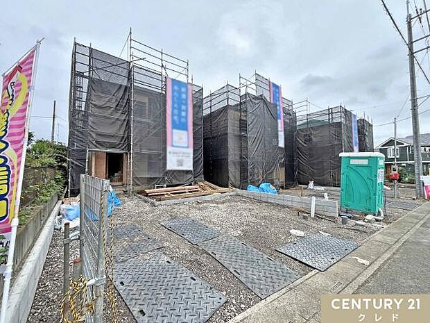 東武越生線「武州唐沢」駅徒歩7分。駅まで無理なく歩ける距離で、通勤・通学にも便利な立地です。