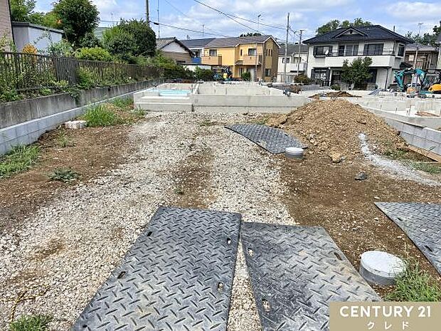 床全面と立ち上がりを鉄筋コンクリートで施工することで、安心して暮らせる地震に強い基礎を造ります。