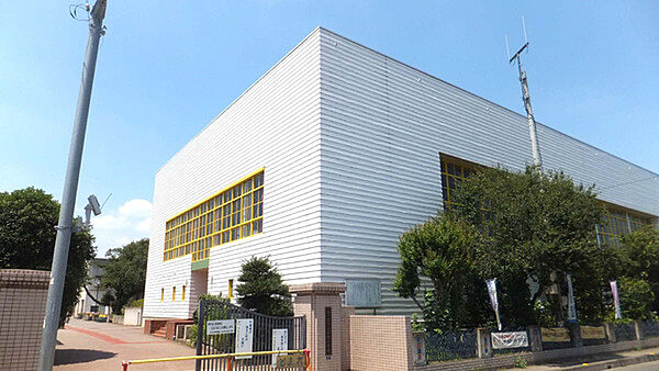 鶴ヶ島市立新町小学校まで900m