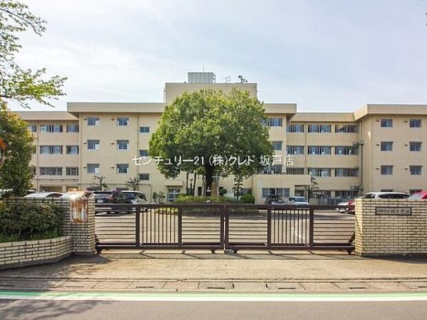 川越市立砂中学校まで560m