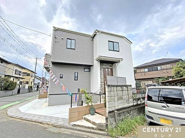 東武東上線「霞ヶ関」駅徒歩19分。スーパー・コンビニ・ドラッグストアなど、毎日のお買い物に欠かせない商業施設が徒歩圏内に充実。シニア世帯からファミリー層まで幅広い世帯にオススメです。
