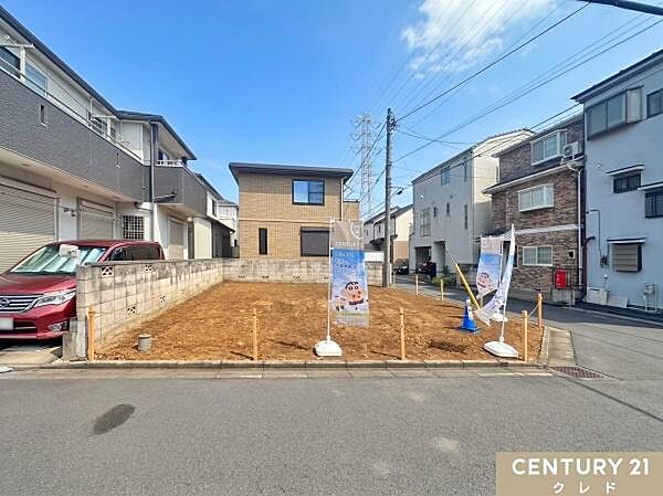 【南西角地の30.29坪】二方道路接道という土地形状は、「陽当たり」「風通し」「開放感」のある戸建てを検討している方におすすめの立地です。※CGによる画像加工を行っています。