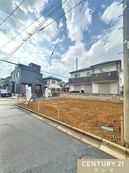 敷地は区画ごとにしっかりと区切られています。外構や門扉を設置する際の外構計画が立てやすく、境界トラブルの予防にも繋がります。