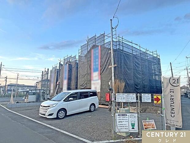 全棟、敷地65坪超のゆとりある4LDK。防犯カメラ&人感センサー付き玄関灯など防犯面にも配慮した充実設備。