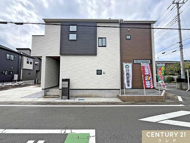千代田小・中学校まで徒歩4分。商業施設も徒歩圏内に充実した暮らしやすい住環境、シニア世帯からファミリー層まで、幅広い世帯におすすめです。