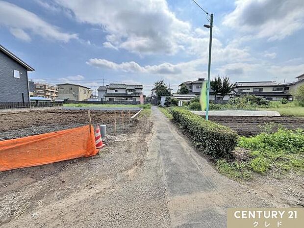 全室6帖超のゆとりある3LDK。各室収納に加え、WICやSC、パントリ-など収納充実!