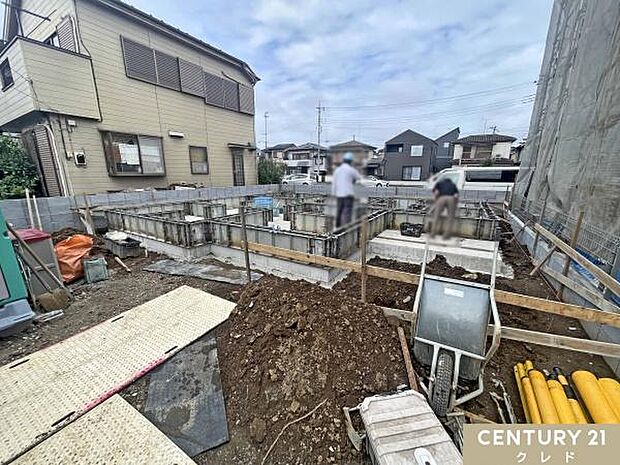 床全面と立ち上がりを鉄筋コンクリートで施工することで、安心して暮らせる地震に強い基礎を造ります。
