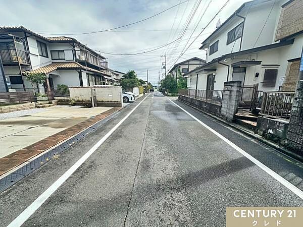 築3年・性能評価最高等級×50坪超の広々二世帯対応住宅。太陽光発電・蓄電池の付いた全てのニーズに対応できるもしもの時も安心のお住まいです。