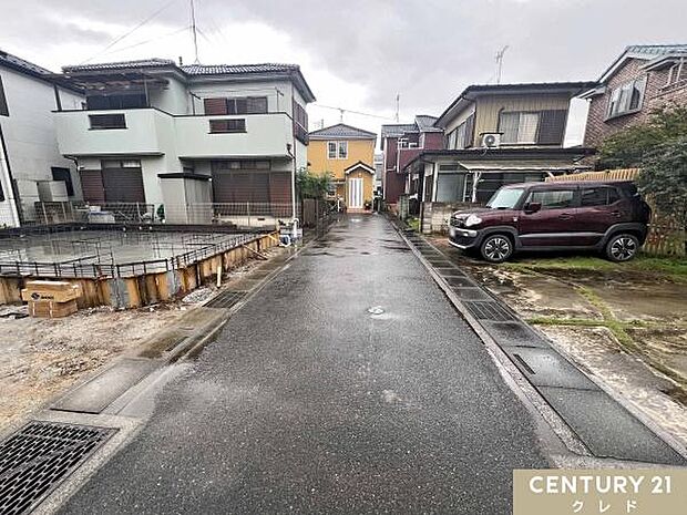牛子小学校まで徒歩9分。お子様も無理なく通える安心の距離感で、子育て世帯にうれしいロケーション。朝ゆったりと余裕を持った時間を確保できるのも嬉しいですね。
