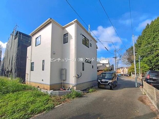 陽当り・通風良好な角地。外観がお見えしました。まもなく完成いたします！