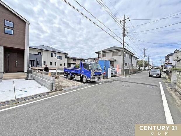 東武東上線「北坂戸」駅徒歩7分!毎日の通勤や通学、お出かけもしやすい便利な立地!周辺環境も併せてご案内いたします!