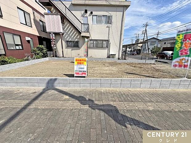 東武越生線「武州長瀬」駅徒歩5分。毎日のお買い物に欠かせない商業施設が徒歩圏内に充実。シニア世帯からファミリー層まで幅広い世帯にオススメです。