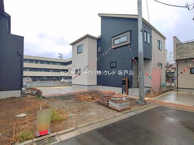 西武新宿線「南大塚」駅徒歩8分。都心方面へのアクセスも良好で、通勤・通学や休日のお出かけにも便利な住環境です。