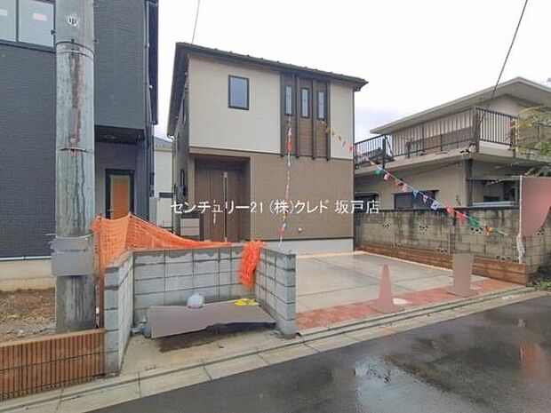 西武新宿線「南大塚」駅徒歩8分。都心方面へのアクセスも良好で、通勤・通学や休日のお出かけにも便利な住環境です。
