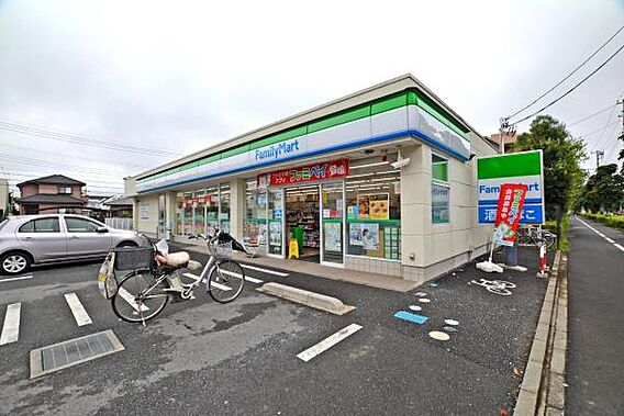 ファミリーマー...