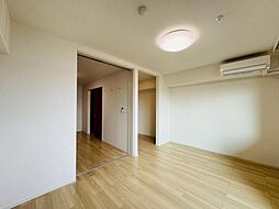 ラクーン守山 2階1LDKのリビング/ダイニング