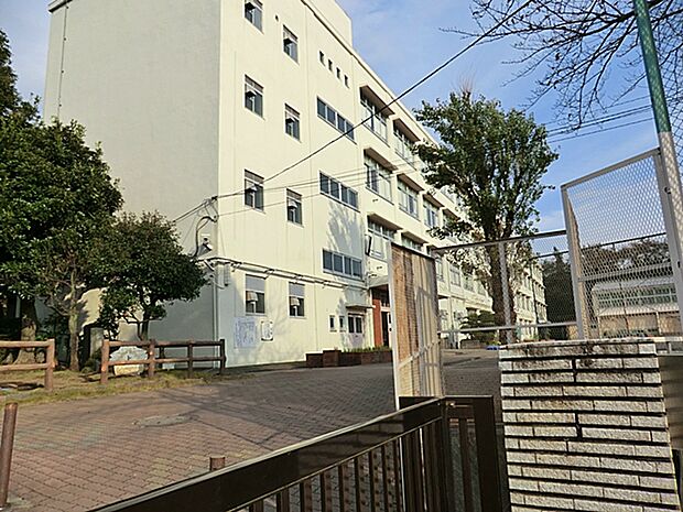 横浜市立上川井小学校　距離約750m