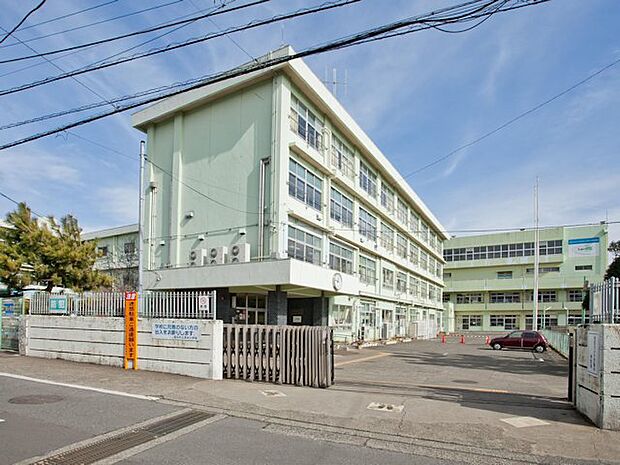 厚木市立清水小学校　距離約800m