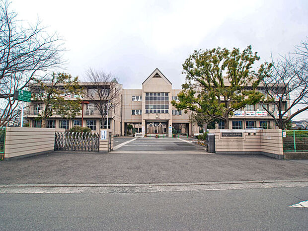 厚木市立睦合東中学校　距離約450m